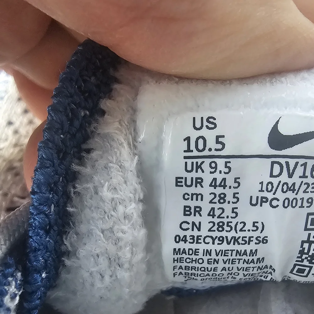 Size 10.5 - Nike Air VaporMax 2023 Flyknit Pure Platinum Court Blue (No Box) - Picture 10 of 10